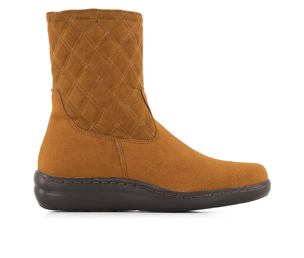 Andrea Women's Peachskin Touch Quilted Boots 90564